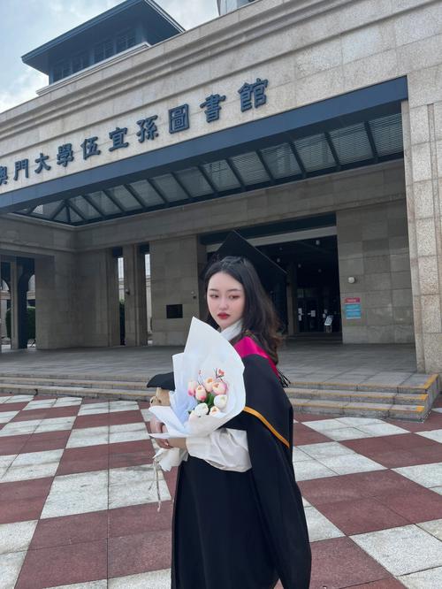 澳门城市大学研究生和抗癌患者救活面包店与抗癌病人